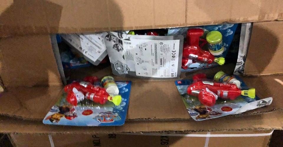 Детям на радость: 23 тонны игрушек из Черноморского рыбпорта переда... Детям на радость: 23 тонны игрушек из Черноморского рыбпорта передадут в детские дома и больницы