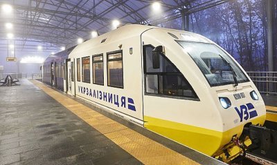 «Укрзалізниця» возобновила услугу перевозки легковых автомобилей
