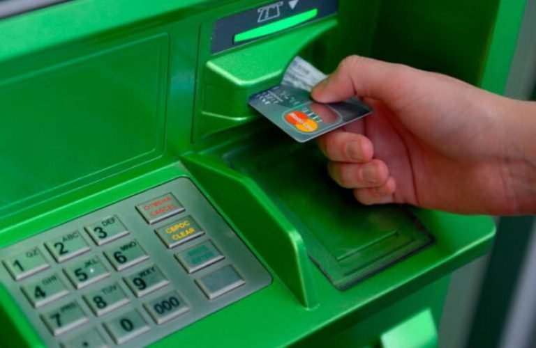 Как будут работать банки на майские праздники