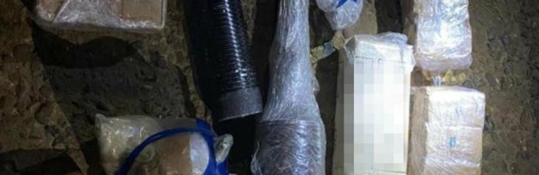 СБУ разоблачила преступную группу: переправляли мигрантов, оружие, товары