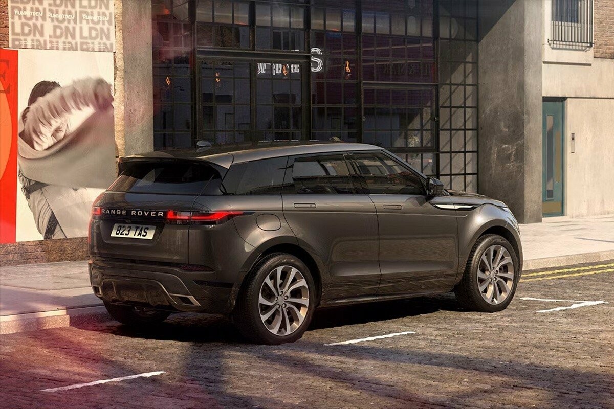 Land Rover Defender у місті й на бездоріжжі: універсальний SUV для будь-яких умов